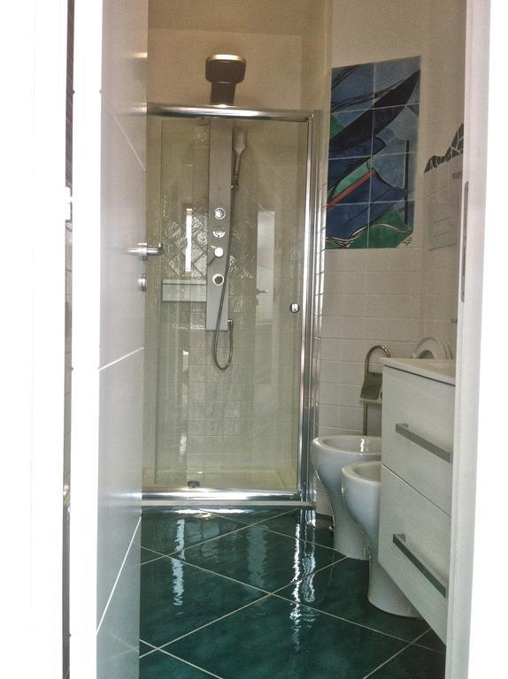 Beach Hotel 14Leoni B&B Salerno Ruang foto