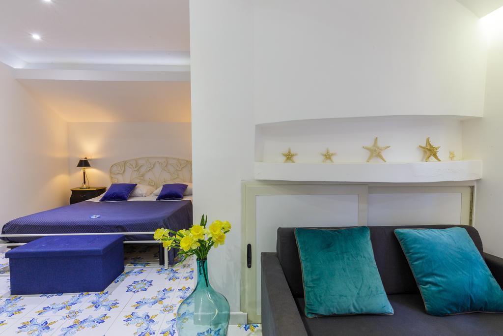 Beach Hotel 14Leoni B&B Salerno Bagian luar foto