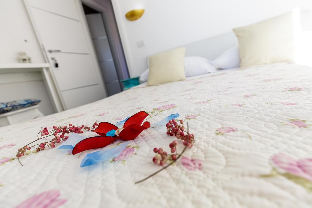 Beach Hotel 14Leoni B&B Salerno Bagian luar foto