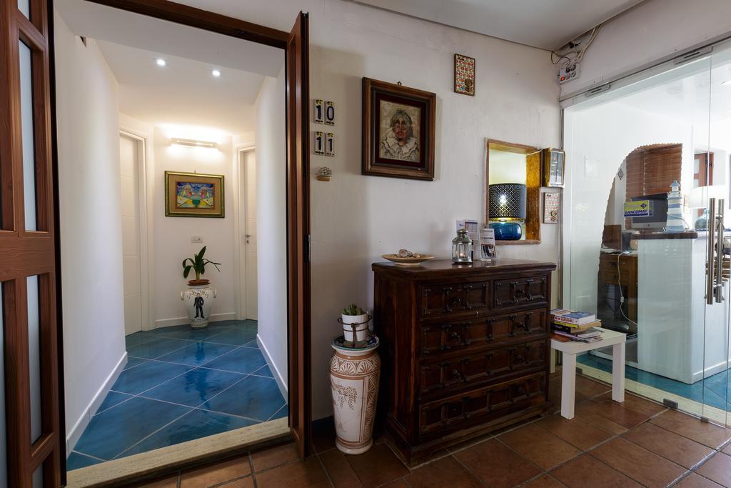 Beach Hotel 14Leoni B&B Salerno Bagian luar foto