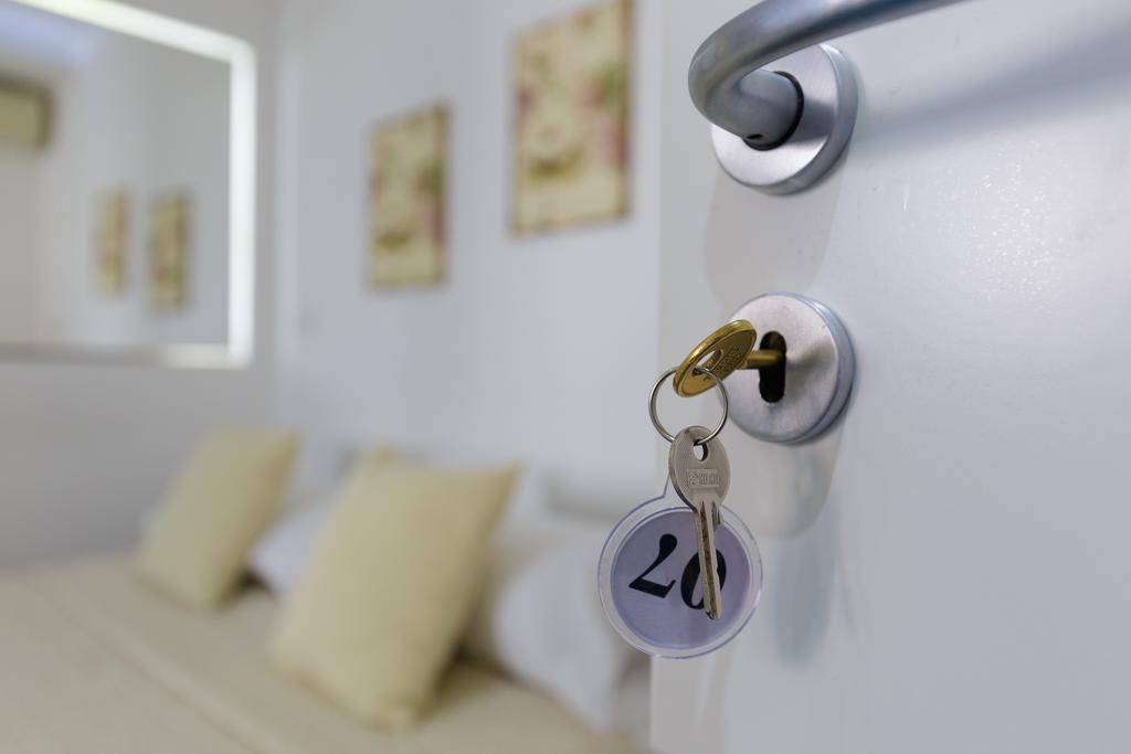 Beach Hotel 14Leoni B&B Salerno Bagian luar foto