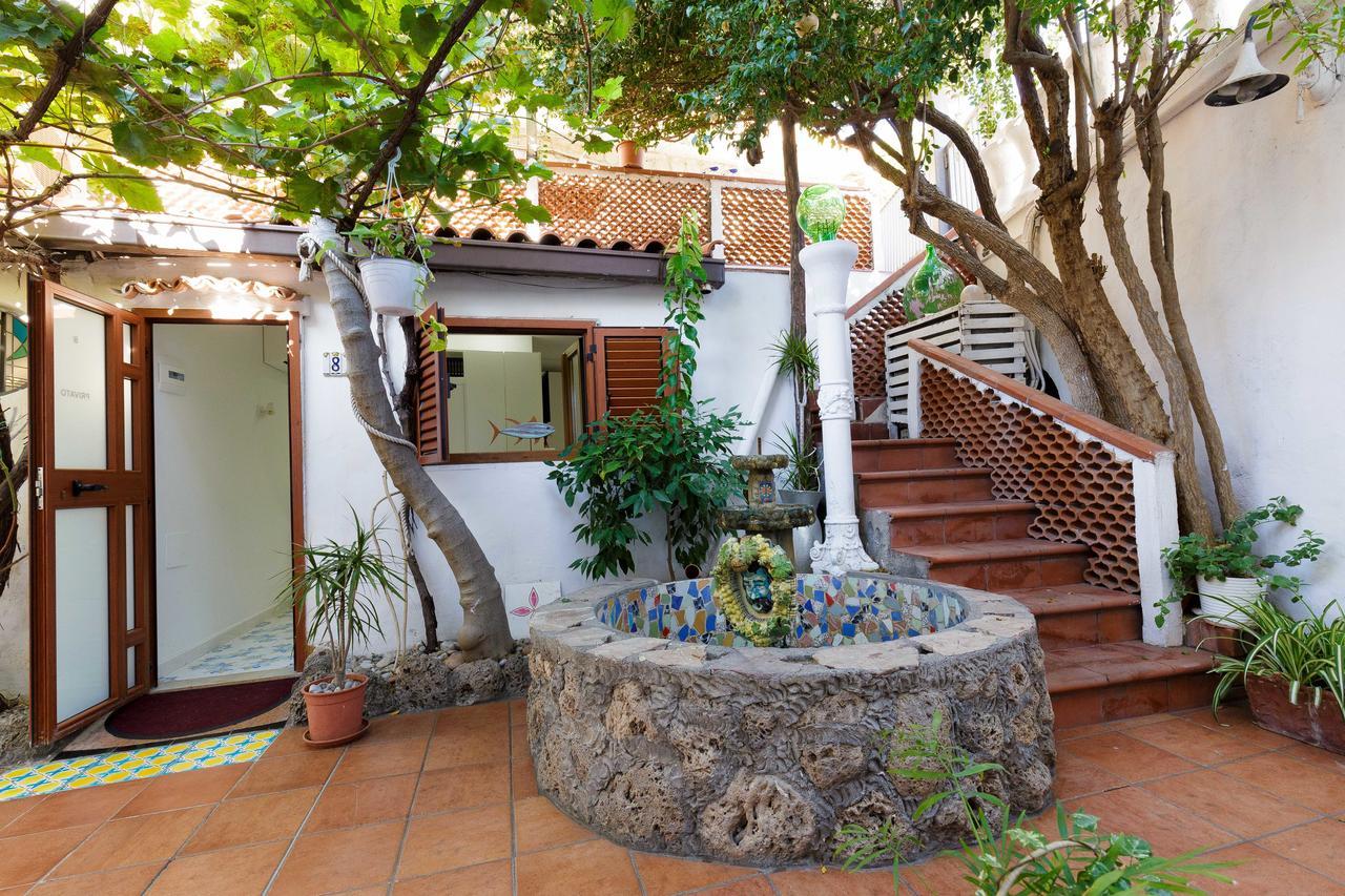 Beach Hotel 14Leoni B&B Salerno Bagian luar foto