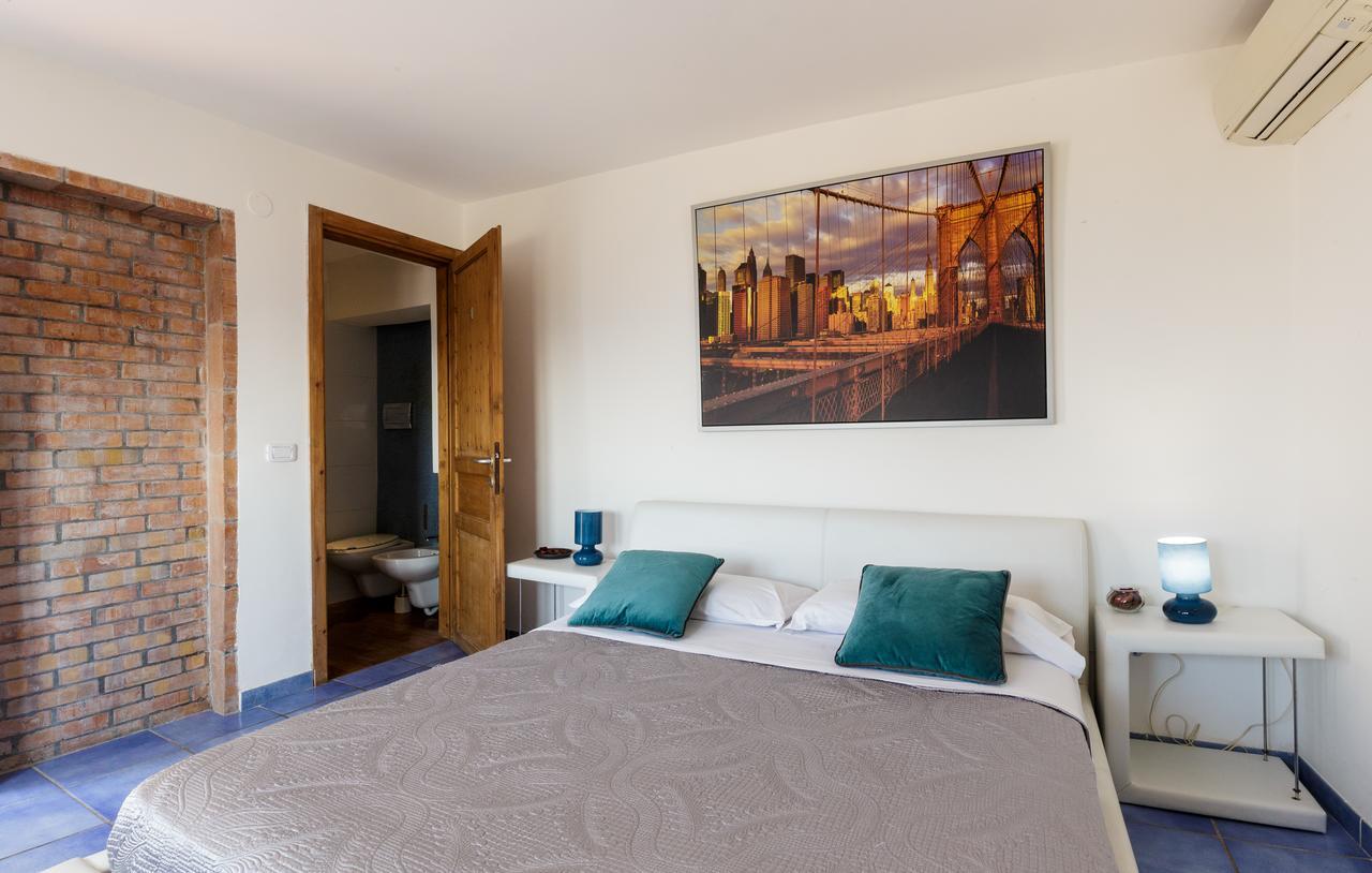 Beach Hotel 14Leoni B&B Salerno Bagian luar foto