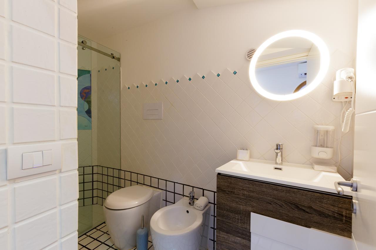 Beach Hotel 14Leoni B&B Salerno Bagian luar foto