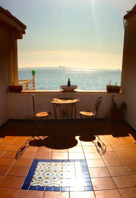 Beach Hotel 14Leoni B&B Salerno Bagian luar foto