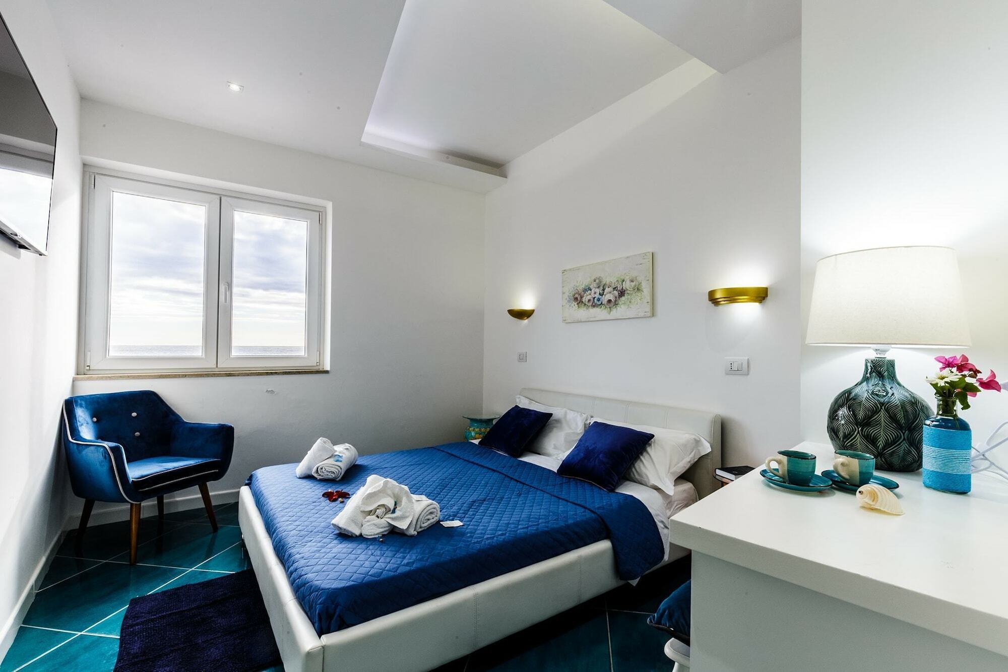 Beach Hotel 14Leoni B&B Salerno Bagian luar foto